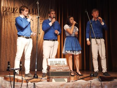 Prireditev Druži naju ples in petje z mednarodno udeležbo 37